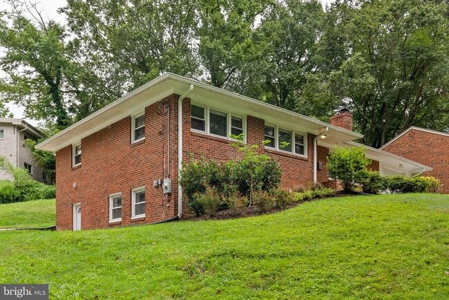 Building Photo - 7409 Aspen Ave