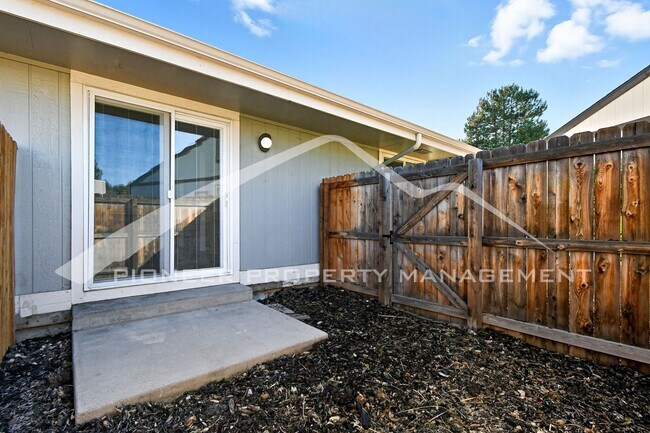 Building Photo - 8762 Chase Dr