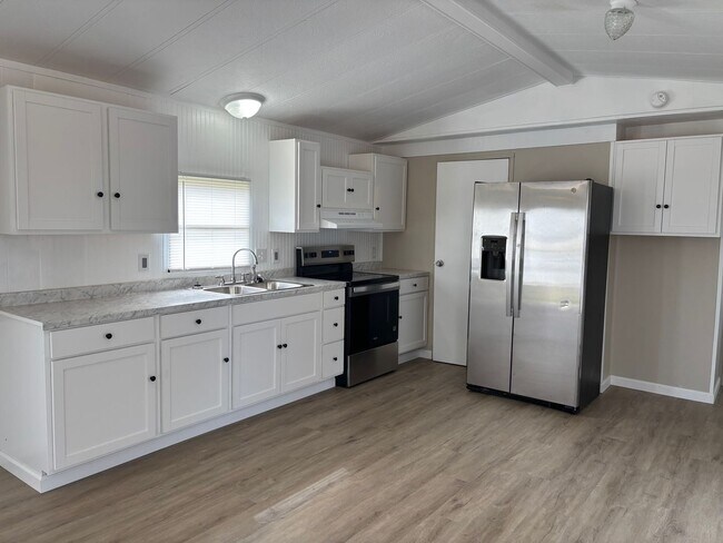 Building Photo - 2 BED, 2 BATH NEWLY REMOLDED MOBILE HOME IN PARK LOCATED IN EAGLE SPRINGS