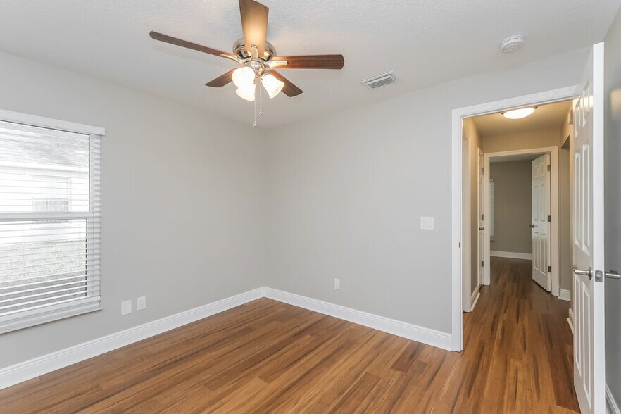 Building Photo - 2936 Minuteman Ln