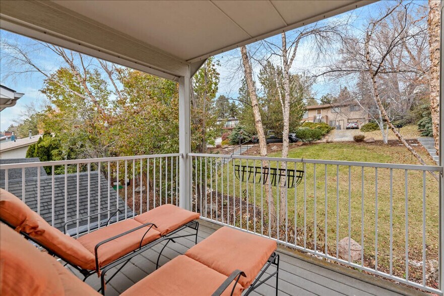 Building Photo - 1433 E Hays St