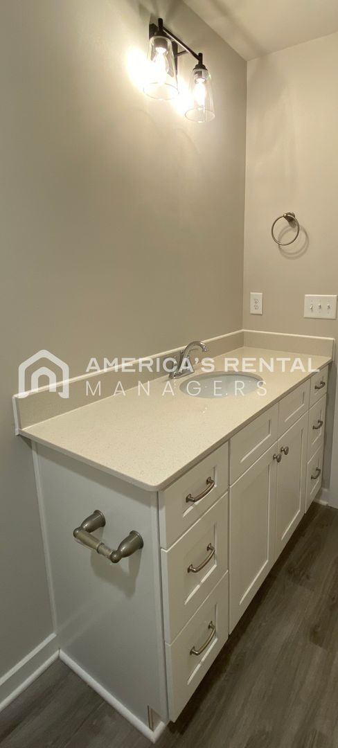 Building Photo - Home for Rent in Jemison, AL... View with ...