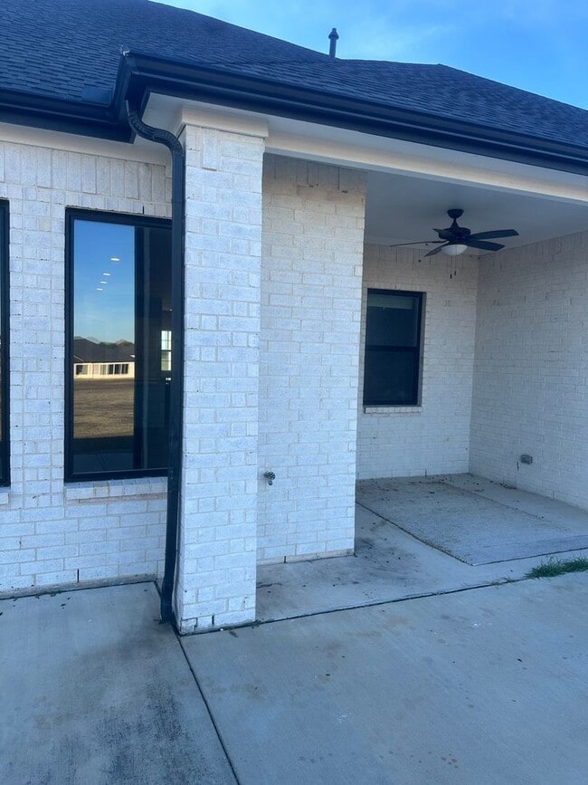 Building Photo - open concept 4bd - rent to own