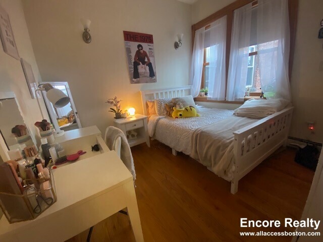 Building Photo - 66 Pinckney St