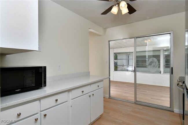 Building Photo - 16 Tangerine Ct