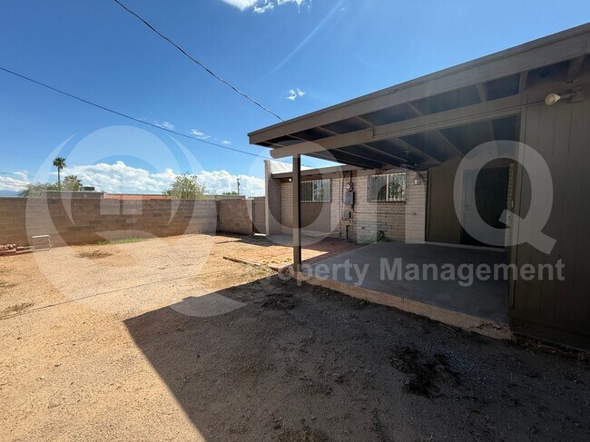 Building Photo - 1826 W Dominy Rd
