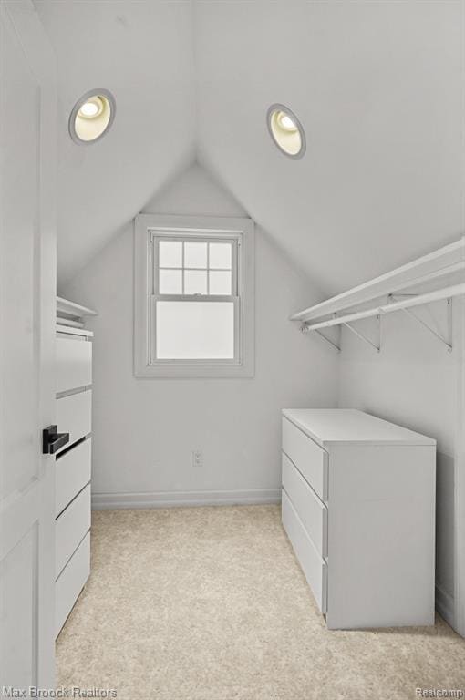 Building Photo - 2120 Buckingham Ave