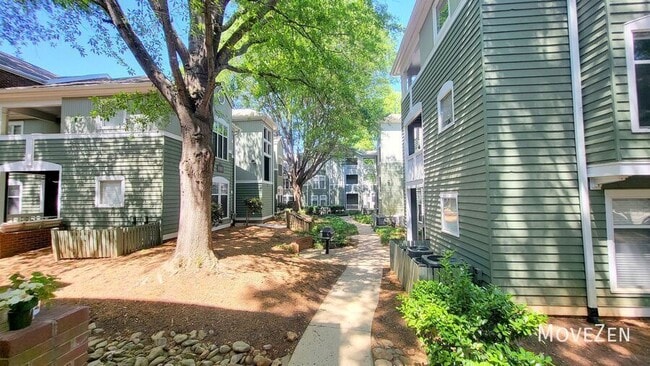 Building Photo - 1221 Westview Ln