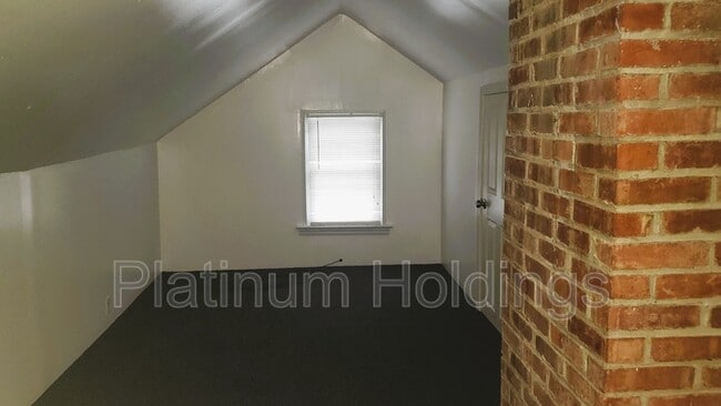 Building Photo - 3781 Northwood Rd