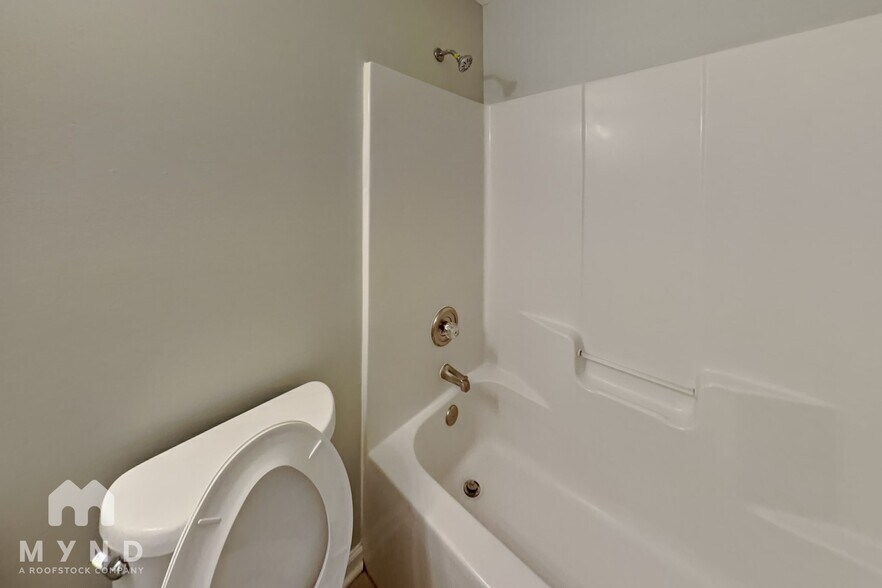 Building Photo - 32 Winesap Ln