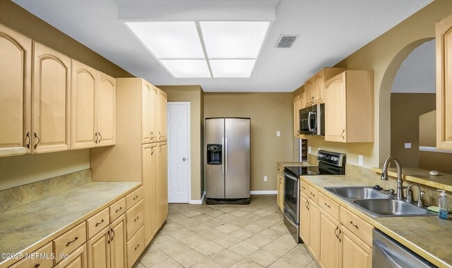 Building Photo - 3691 Cameron Crossing Dr