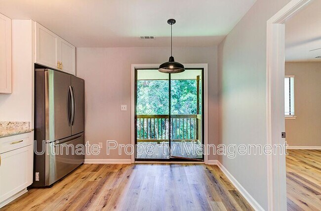 Building Photo - 522 S Kerr Ave
