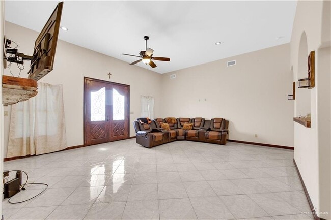 Building Photo - 20 Carpintero St