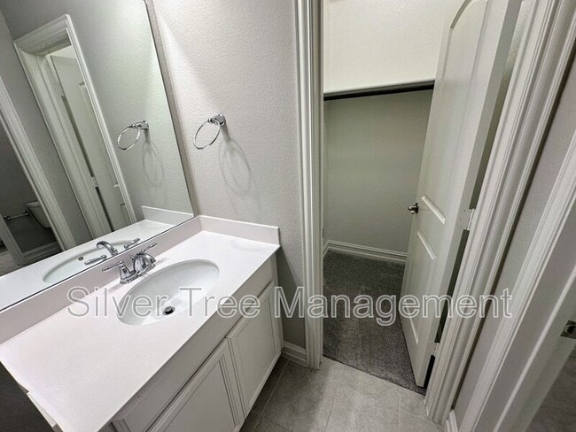 Building Photo - 1104 Pinnacle Ridge Rd