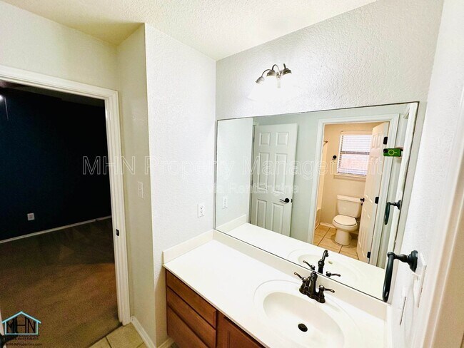 Building Photo - 5619 Cross Pond