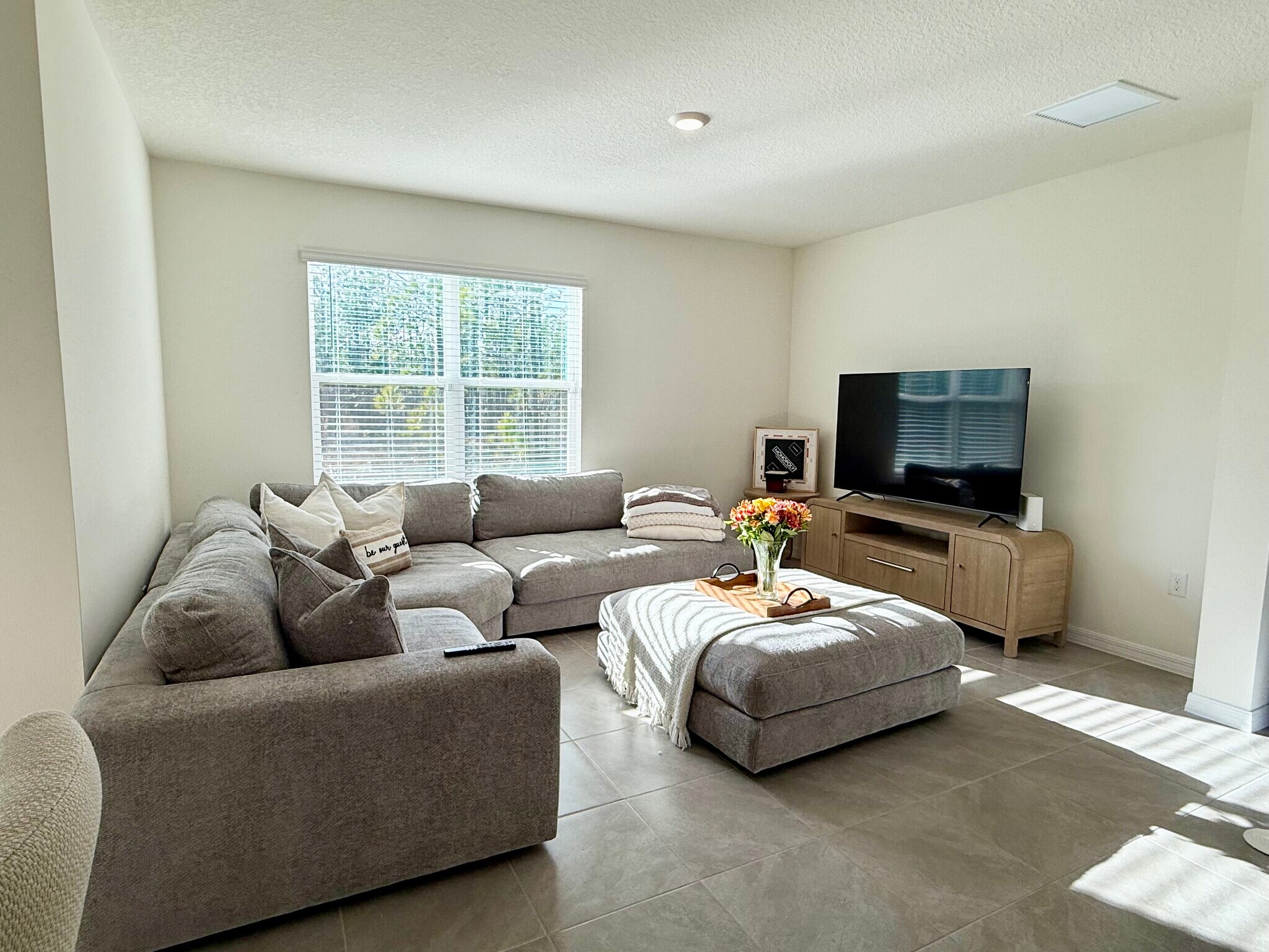 Building Photo - 13 Melogold Dr