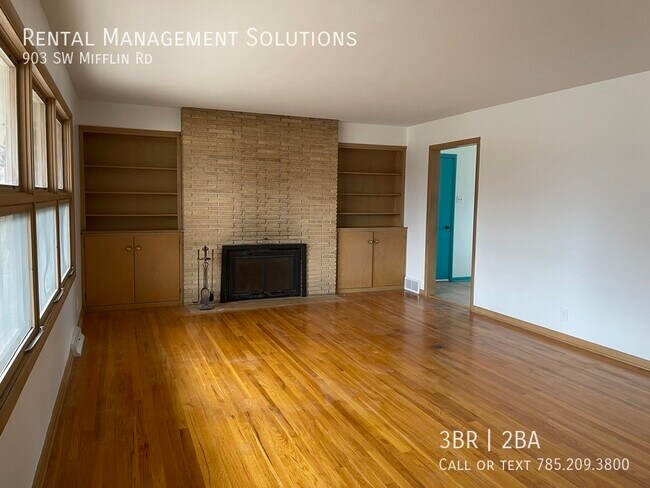 Building Photo - *RETRO KITCHEN & HUGE BASEMENT* 903 SW Mif...