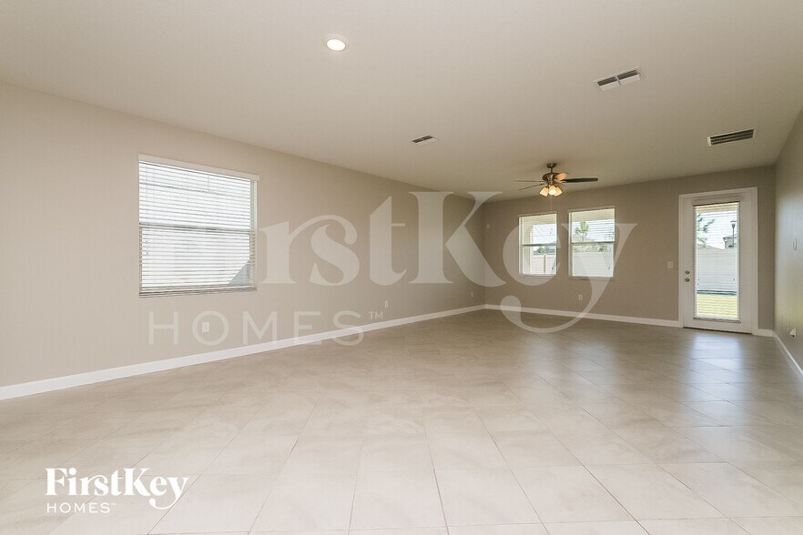 Building Photo - 9924 Victory Gallop Loop