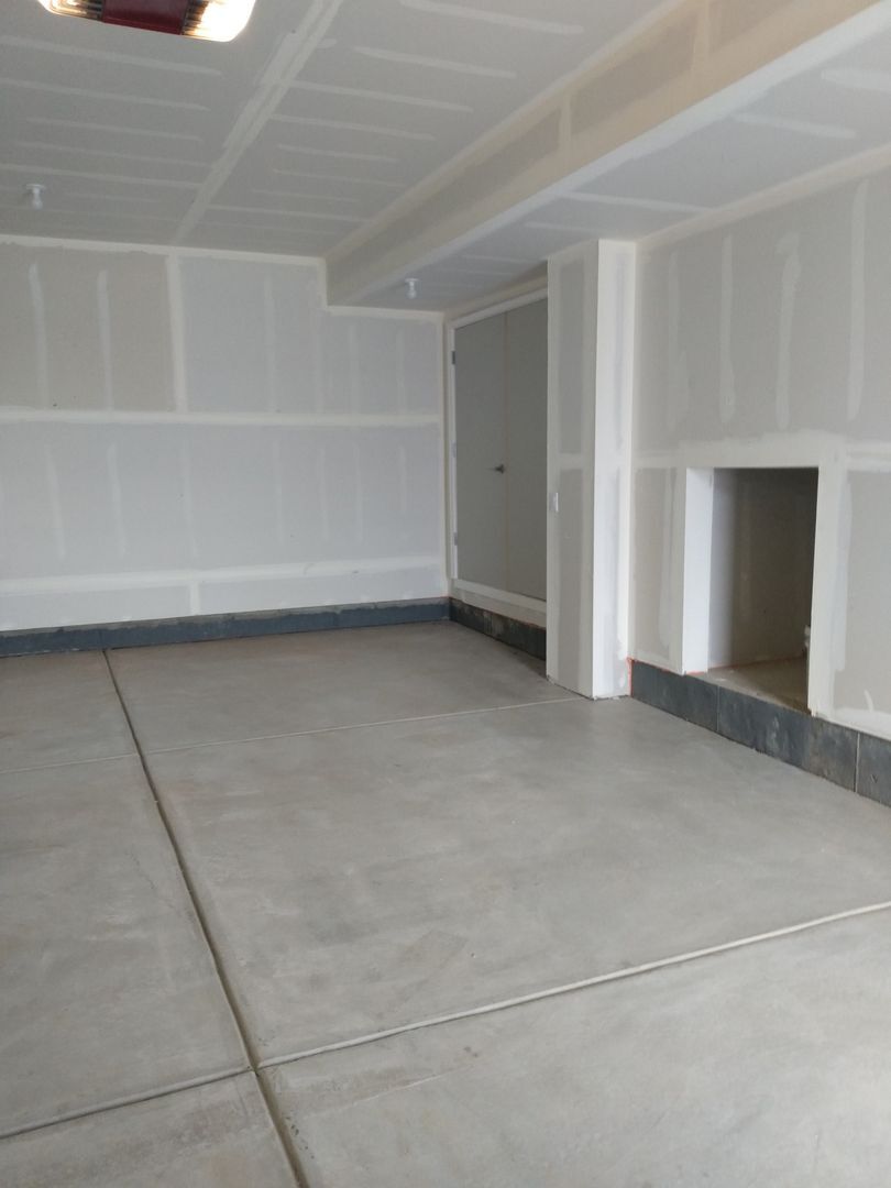 Building Photo - 743 Kubat Ln