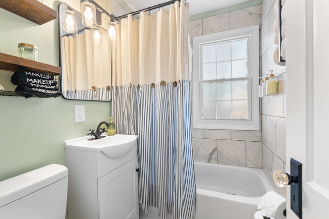 Building Photo - 201 Perrymont Ave