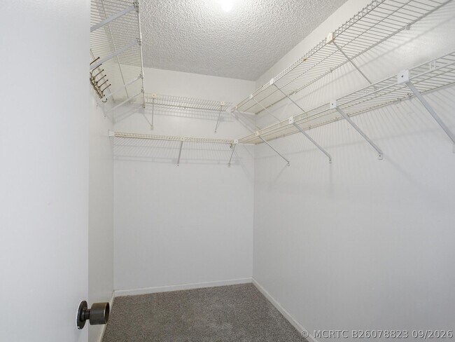 Building Photo - 5390 Woodland Lakes Dr