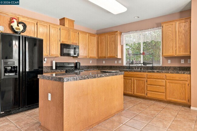 Building Photo - 204 Millbrook Dr