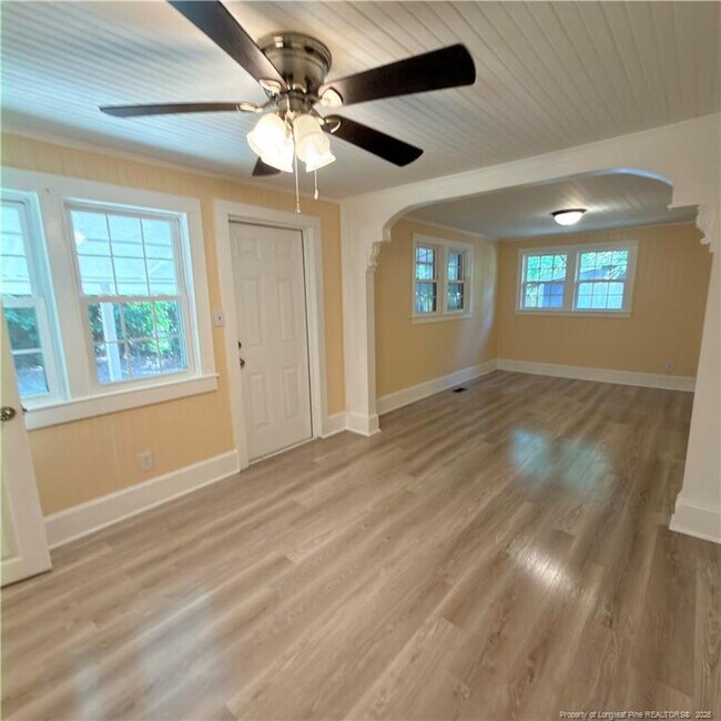 Building Photo - 228 Eastwood Ave