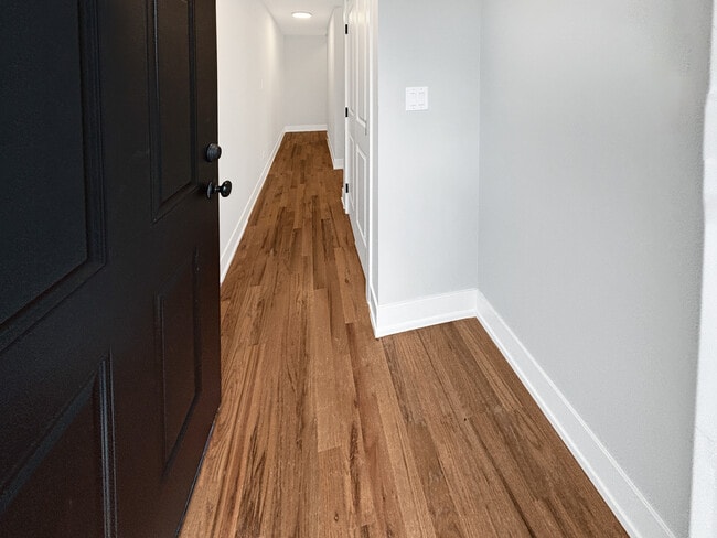 Building Photo - 2127 W 18th St