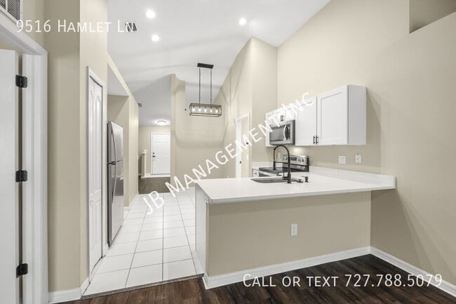 Building Photo - 9516 Hamlet Ln