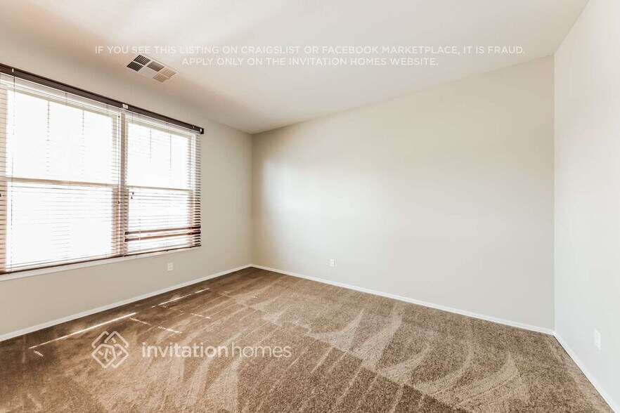 Building Photo - 15032 W Desert Mirage Dr