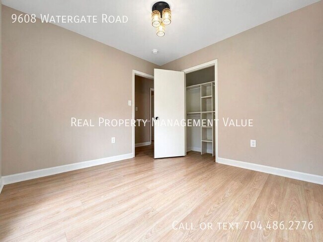 Building Photo - 9608 Watergate Rd