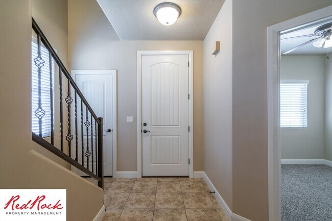 Building Photo - Dog Friendly, Pleasant 4 Bedroom, 2.5 Bathroom Townhome