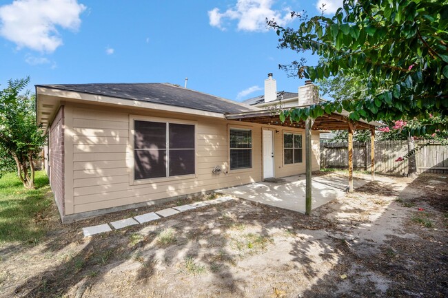 Building Photo - Bright and Beautiful Open-Concept Home!