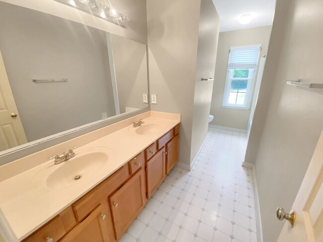 Building Photo - Spacious 4 Bedroom Home in Pebble Creek!