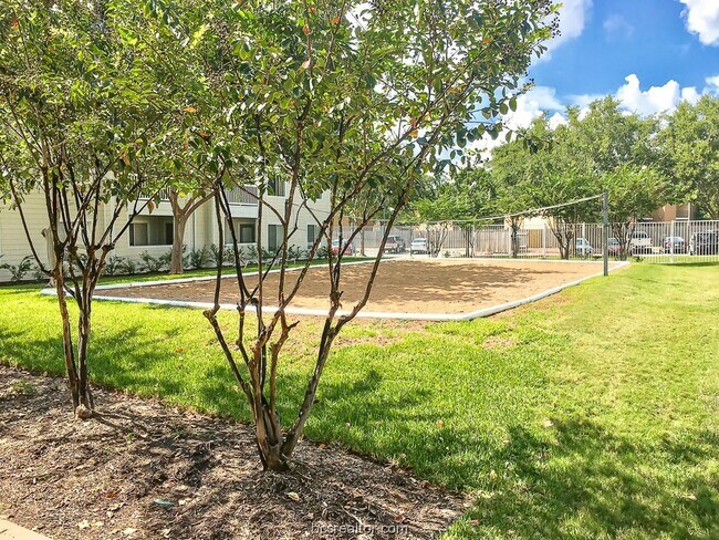 Building Photo - 529 Southwest Pkwy