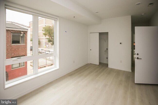 Building Photo - 1229 N 27th St