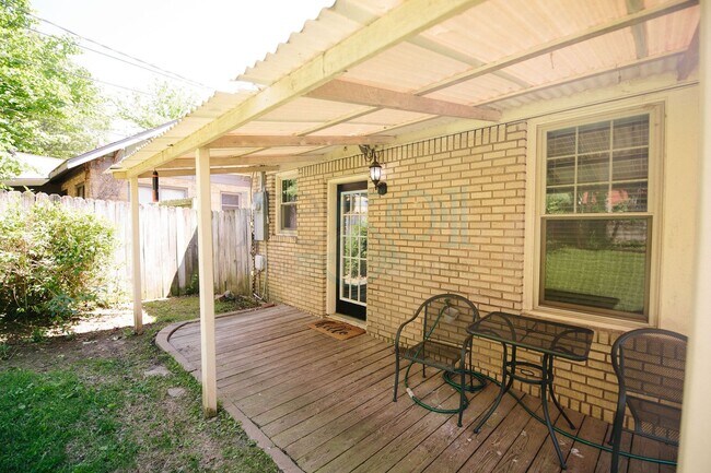 Building Photo - 1508 Kavanaugh Blvd