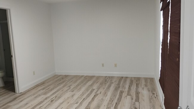 Building Photo - 1701 E Amber Ln