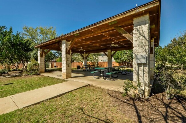 Building Photo - 1305 Horseshoe Ranch Dr
