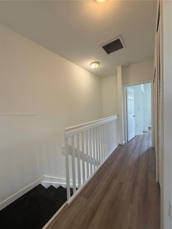 Building Photo - 10777 NW 84th Ln