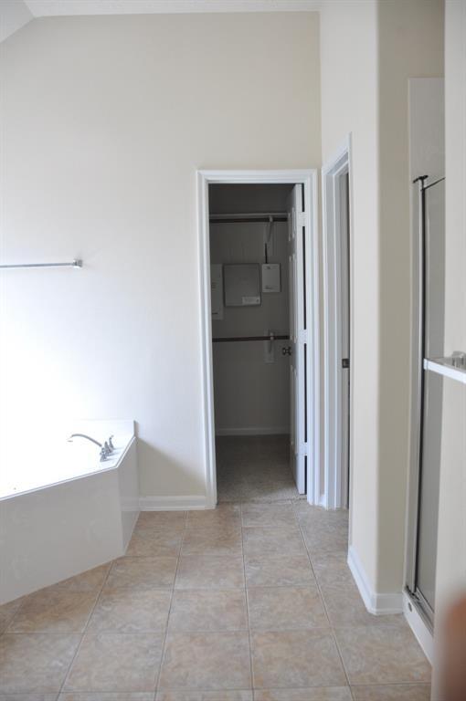 Building Photo - 12814 Quail Creek Dr