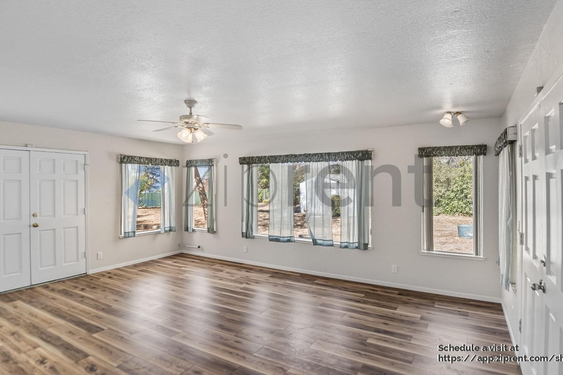 Building Photo - 16 Tasco Ct