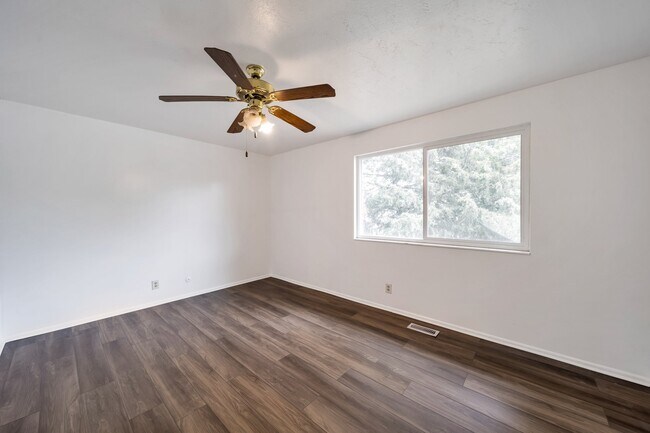 Building Photo - 4144 Bannock Dr