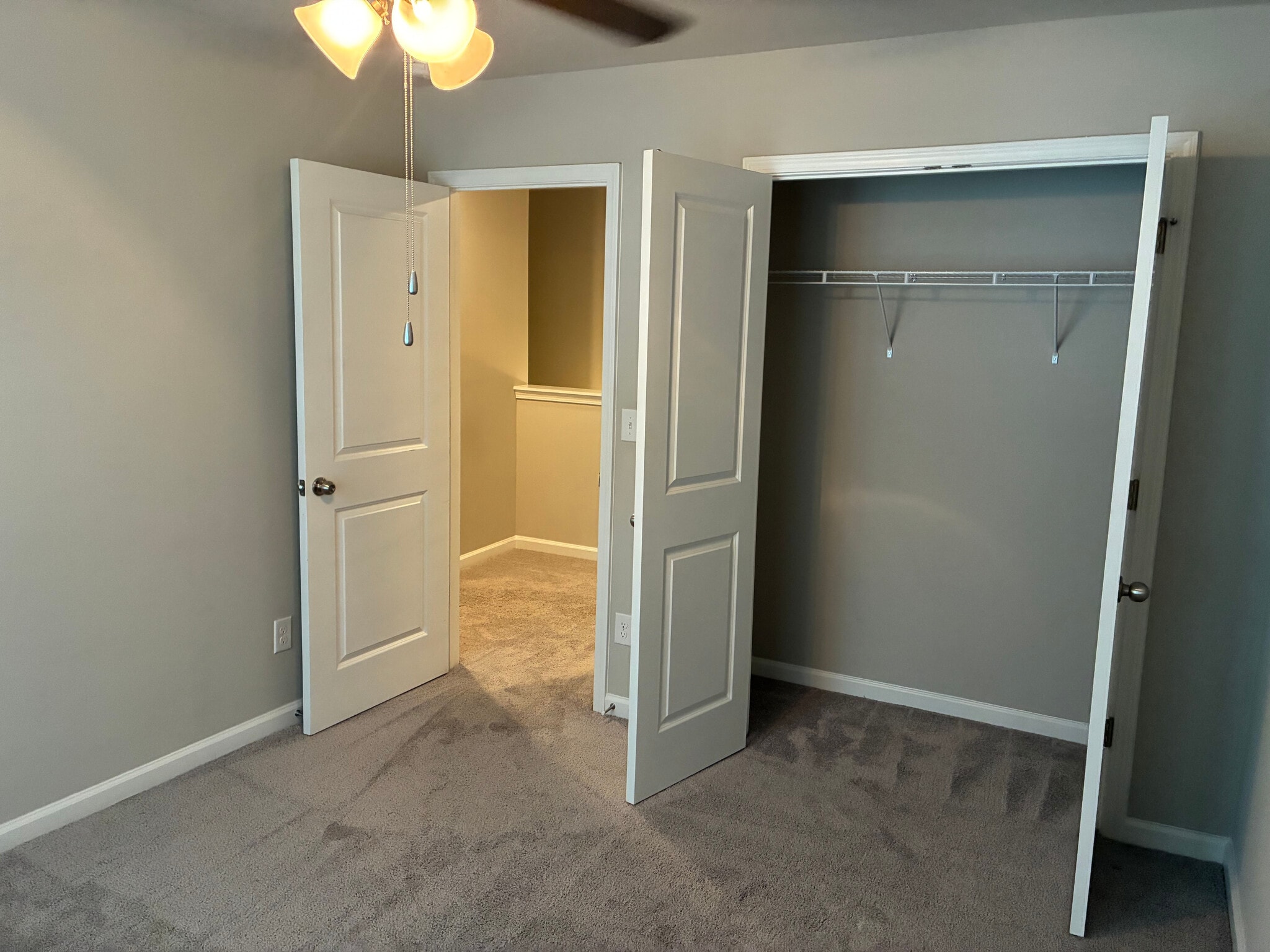 Building Photo - Room in Townhome on The Way Pl
