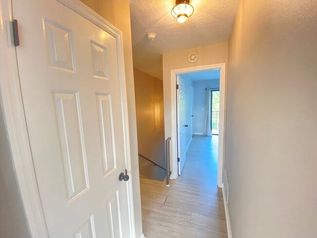 Building Photo - 1718 Gulfview Dr