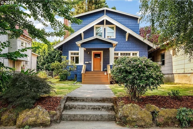 Building Photo - 2720 NE Weidler St