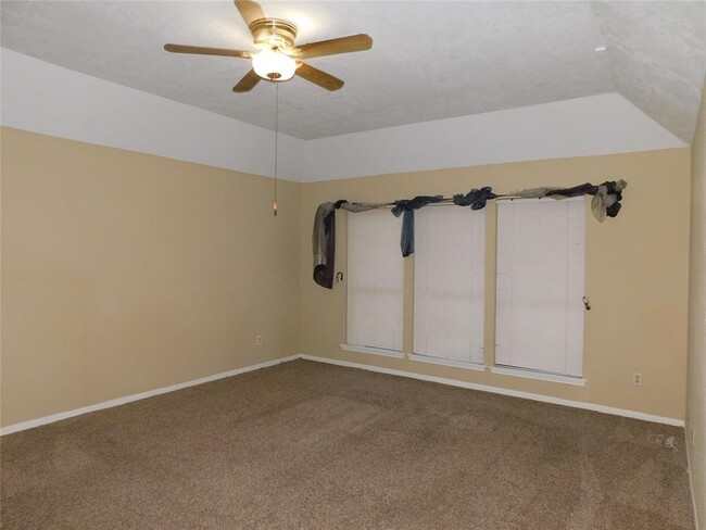 Building Photo - 2711 River Birch Dr
