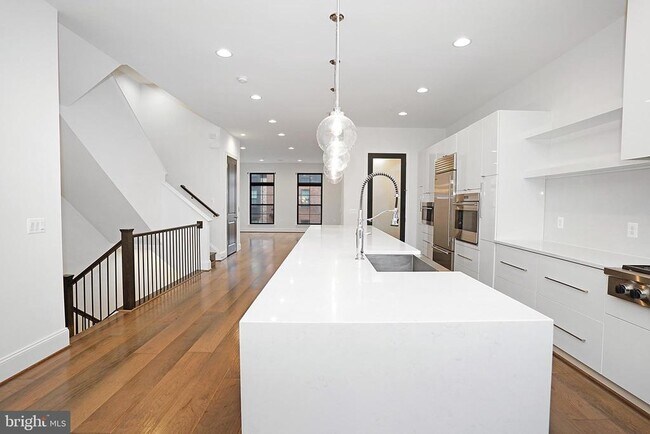 Building Photo - 44655 Provincetown Dr