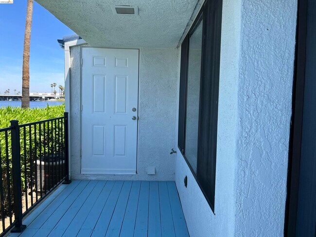 Building Photo - 5651 Schooner Loop