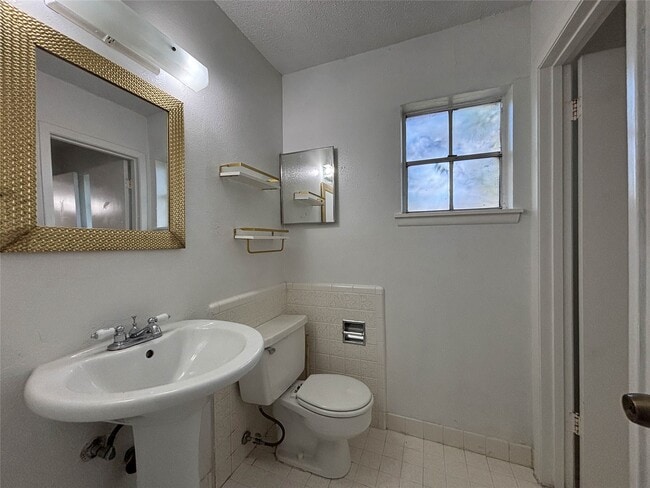 Building Photo - 7206 S Gessner Rd